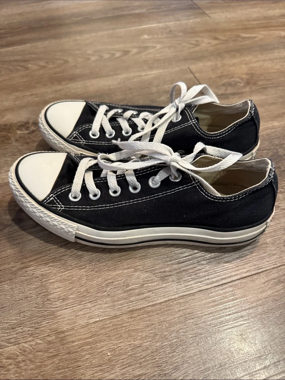 Converse Black and White Low Top Canvas Sneakers Size 7